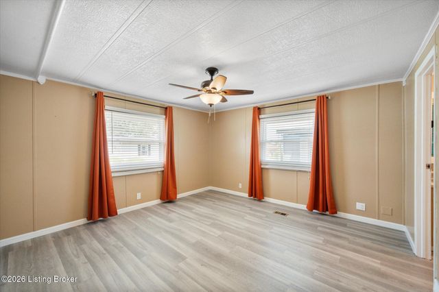 6027 Highliner Dr, Louisville, KY 40291