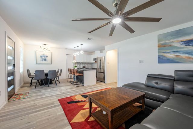 4805 Southwind Street, Houston, TX 77033