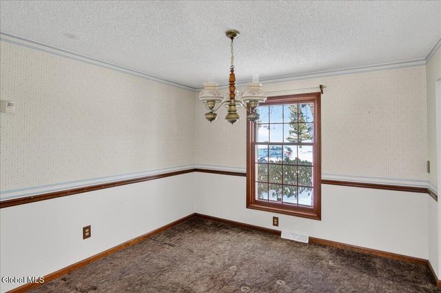 42 Vosburgh Road, Halfmoon, NY 12118