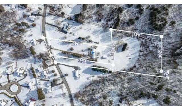 42 Vosburgh Road, Halfmoon, NY 12118