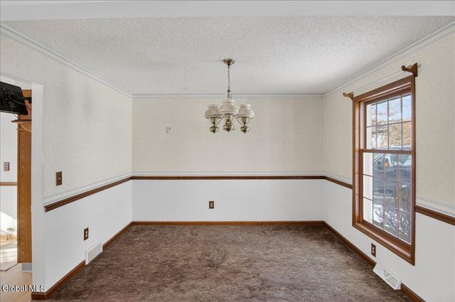 42 Vosburgh Road, Halfmoon, NY 12118