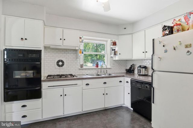 503 FAIRWAY DR, Lancaster, PA 17603