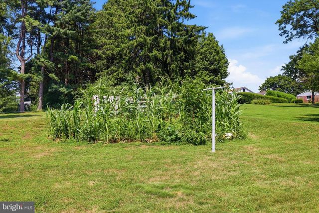 503 FAIRWAY DR, Lancaster, PA 17603