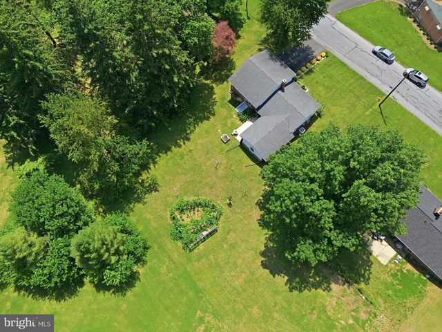 503 FAIRWAY DR, Lancaster, PA 17603
