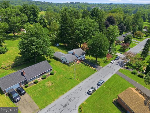 503 FAIRWAY DR, Lancaster, PA 17603