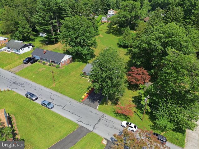 503 FAIRWAY DR, Lancaster, PA 17603