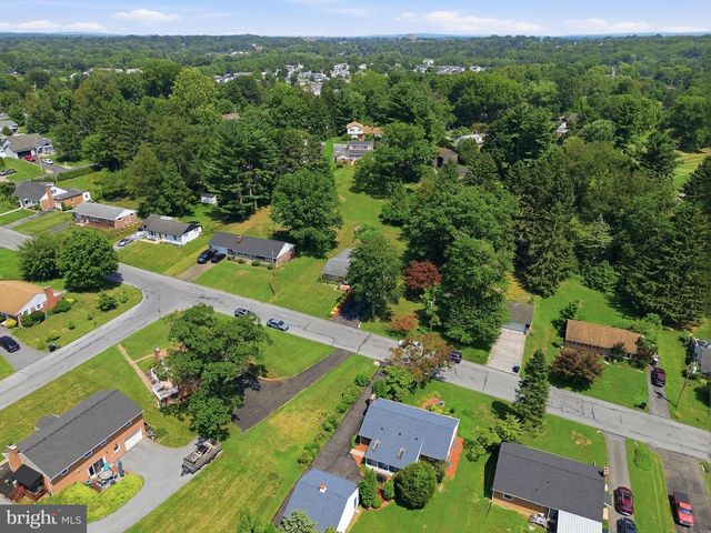 503 FAIRWAY DR, Lancaster, PA 17603
