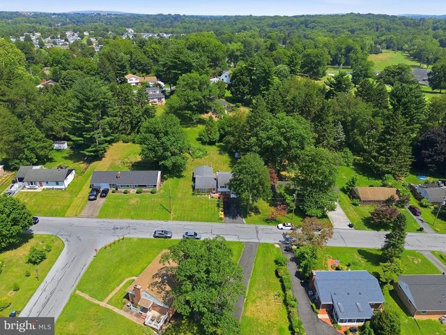 503 FAIRWAY DR, Lancaster, PA 17603