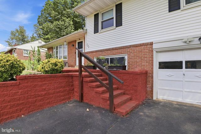 503 FAIRWAY DR, Lancaster, PA 17603