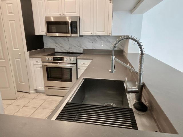 17125 N Bay Road Road 3310, Sunny Isles Beach, FL 33160