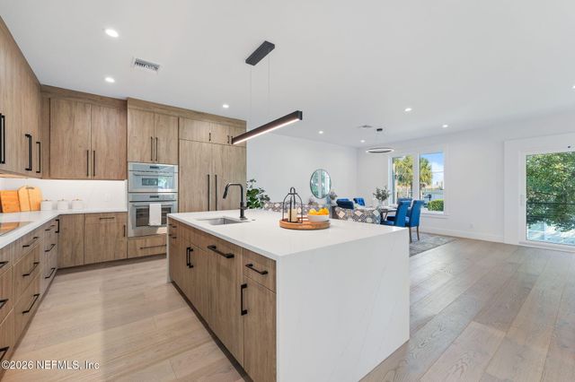 319 ST AUGUSTINE Boulevard, Jacksonville Beach, FL 32250