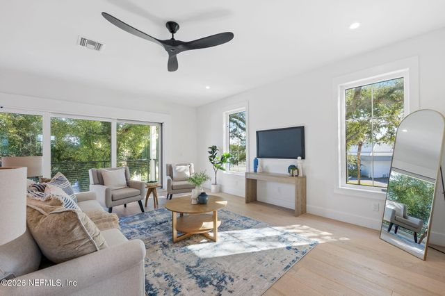 319 ST AUGUSTINE Boulevard, Jacksonville Beach, FL 32250