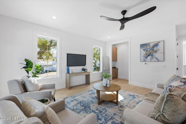 319 ST AUGUSTINE Boulevard, Jacksonville Beach, FL 32250