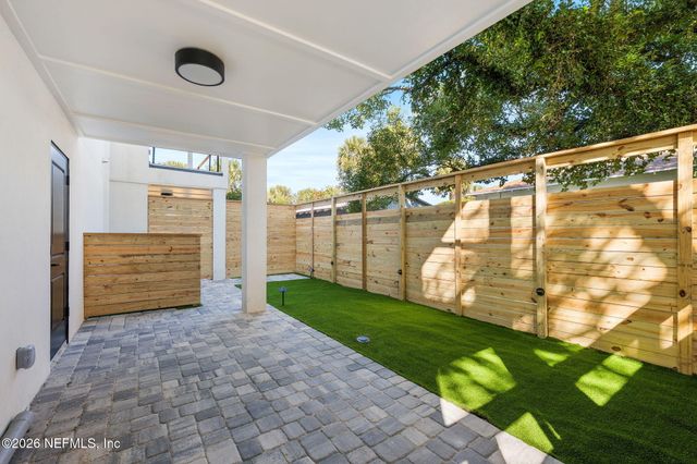 319 ST AUGUSTINE Boulevard, Jacksonville Beach, FL 32250