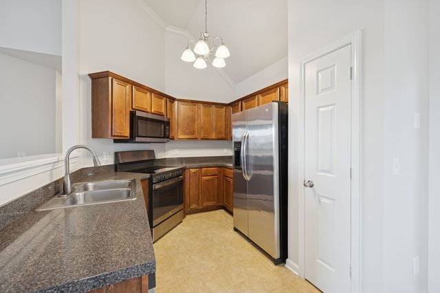 8010 Tiger Ct, Spring Hill, TN 37174