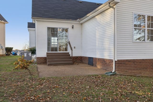 8010 Tiger Ct, Spring Hill, TN 37174