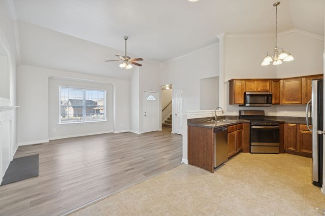 8010 Tiger Ct, Spring Hill, TN 37174