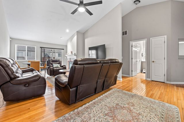 2987 Saganashkee Lane 2987, Naperville, IL 60564