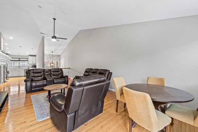 2987 Saganashkee Lane 2987, Naperville, IL 60564