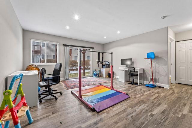 2987 Saganashkee Lane 2987, Naperville, IL 60564