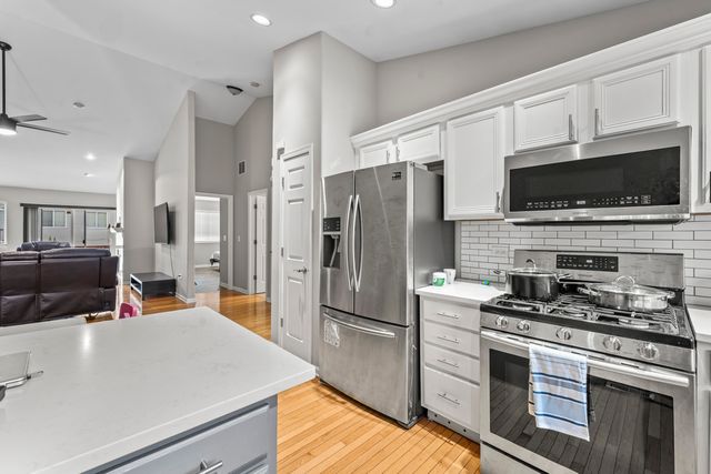 2987 Saganashkee Lane 2987, Naperville, IL 60564