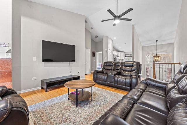 2987 Saganashkee Lane 2987, Naperville, IL 60564