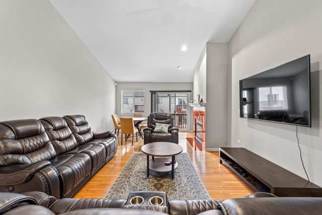 2987 Saganashkee Lane 2987, Naperville, IL 60564