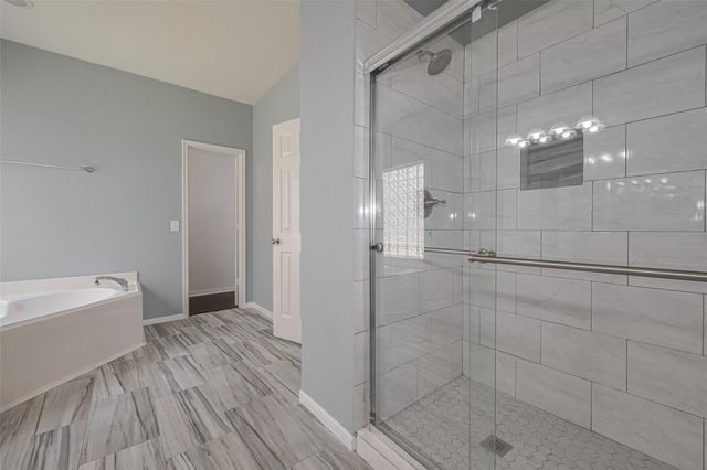 9205 Sunridge Court, Pearland, TX 77584