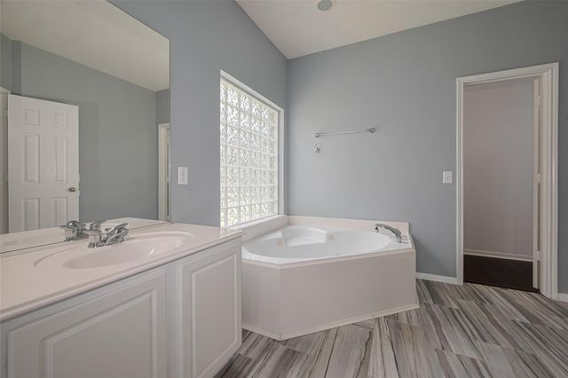 9205 Sunridge Court, Pearland, TX 77584