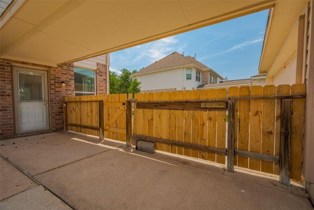 9205 Sunridge Court, Pearland, TX 77584