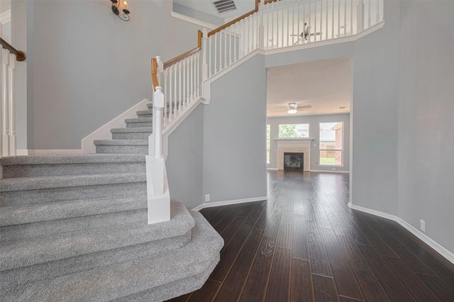 9205 Sunridge Court, Pearland, TX 77584