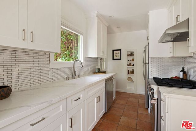 3147 Glenmanor Place, Los Angeles, CA 90039