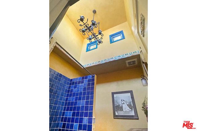 3147 Glenmanor Place, Los Angeles, CA 90039