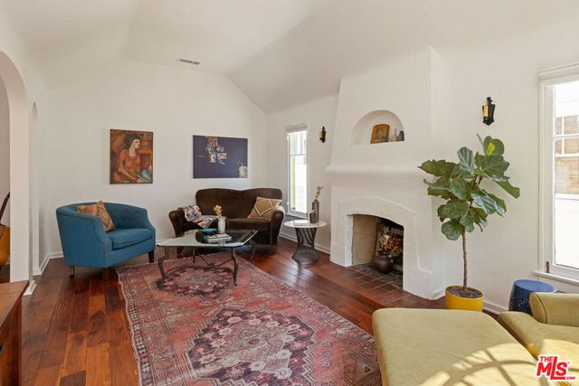 3147 Glenmanor Place, Los Angeles, CA 90039