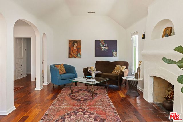 3147 Glenmanor Place, Los Angeles, CA 90039