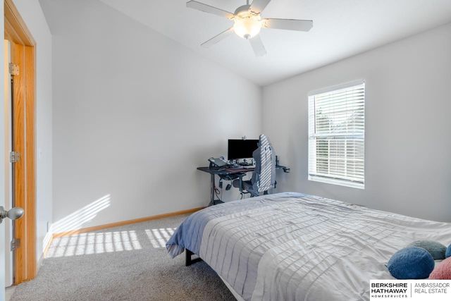 16708 Crown Point Plaza, Omaha, NE 68116