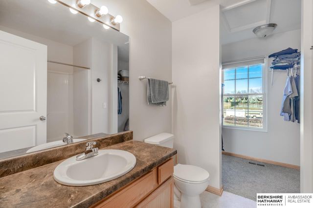 16708 Crown Point Plaza, Omaha, NE 68116