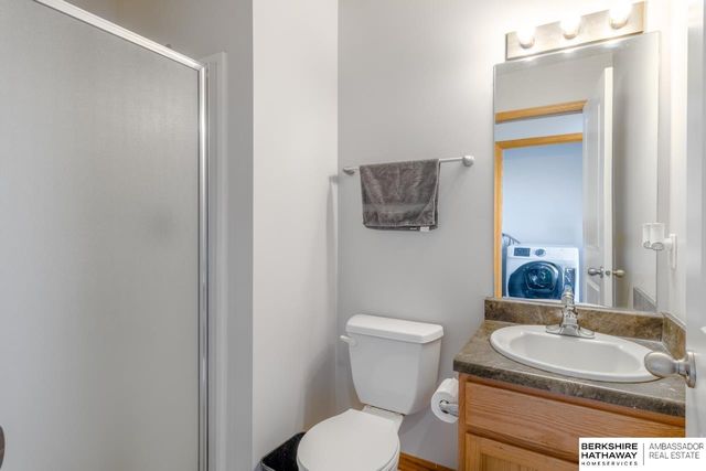 16708 Crown Point Plaza, Omaha, NE 68116