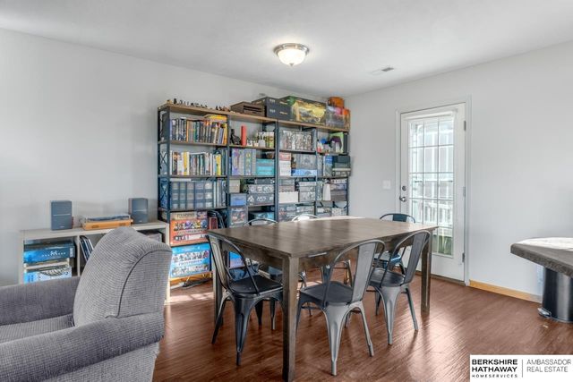 16708 Crown Point Plaza, Omaha, NE 68116