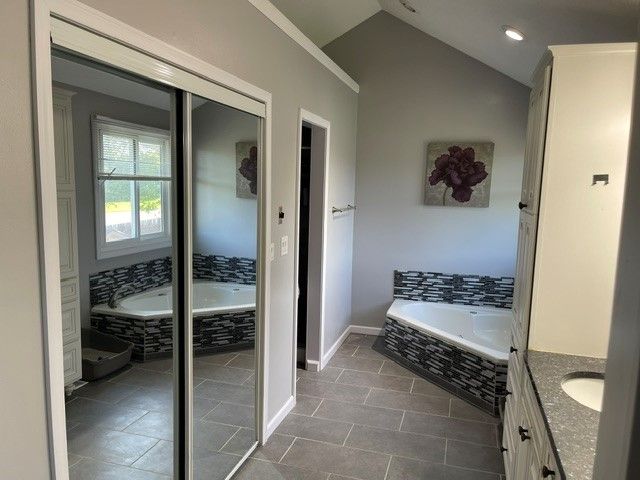 2723 Country Side Drive, West Des Moines, IA 50265