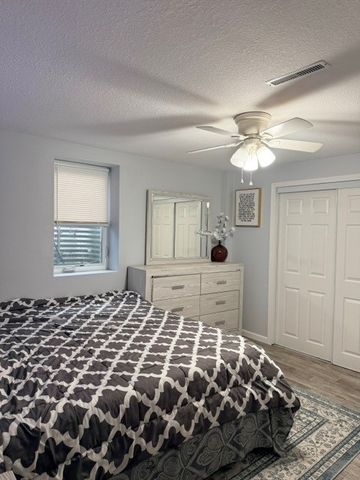 2723 Country Side Drive, West Des Moines, IA 50265