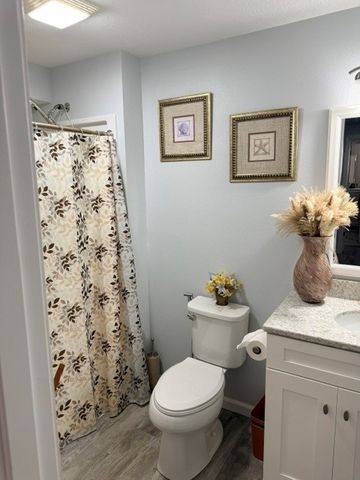 2723 Country Side Drive, West Des Moines, IA 50265