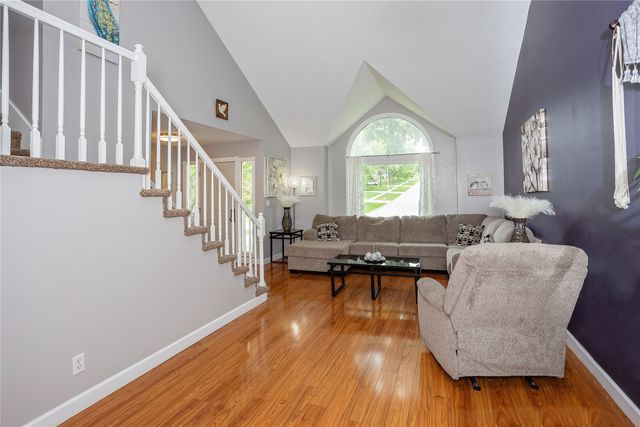 2723 Country Side Drive, West Des Moines, IA 50265