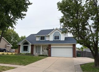 2723 Country Side Drive, West Des Moines, IA 50265
