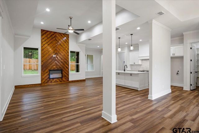 9520 FRIEDLANDER WAY, Tyler, TX 75703
