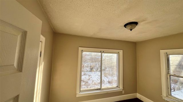 13233 Santa Rosa Drive, Detroit, MI 48238