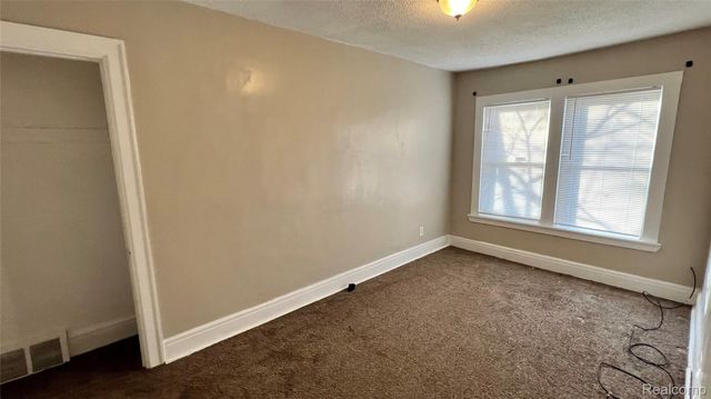 13233 Santa Rosa Drive, Detroit, MI 48238