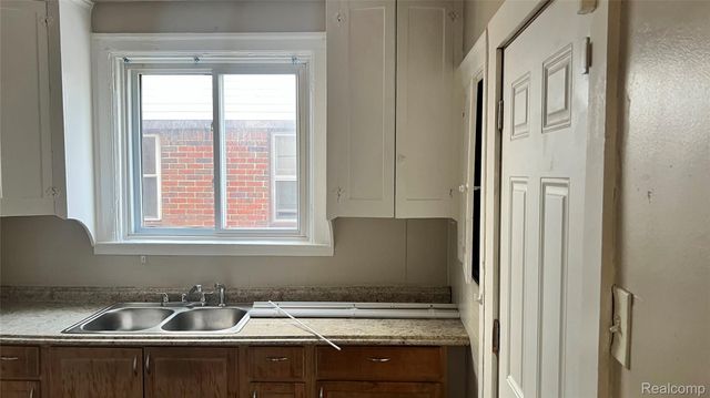 13233 Santa Rosa Drive, Detroit, MI 48238