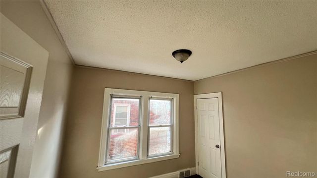 13233 Santa Rosa Drive, Detroit, MI 48238