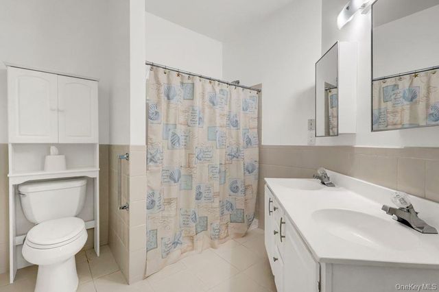 103 Narragansett Villas Drive, Lindenhurst, NY 11757